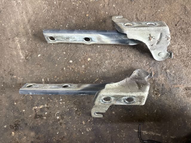 bontott VW TIGUAN Motorháztető Zsanér Pár