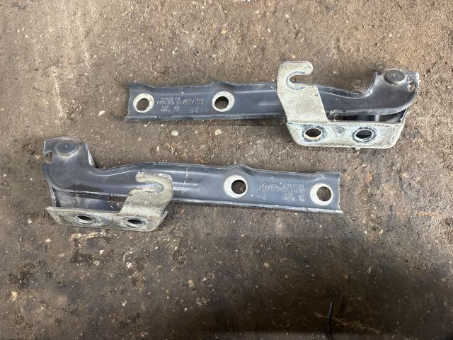 bontott VW TIGUAN Motorháztető Zsanér Pár