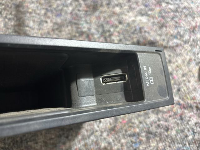 bontott VW TIGUAN Multimédia Vezérlő