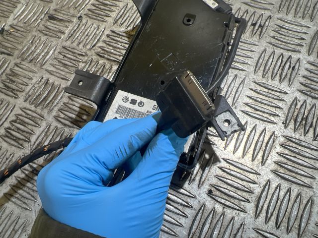 bontott VW TIGUAN Multimédia Vezérlő