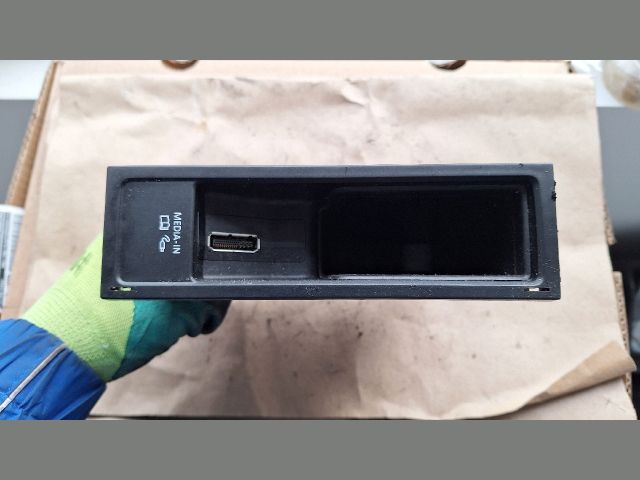 bontott VW TIGUAN Multimédia Vezérlő