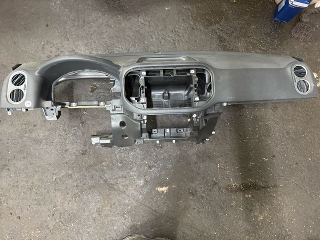 bontott VW TIGUAN Műszerfal Héj