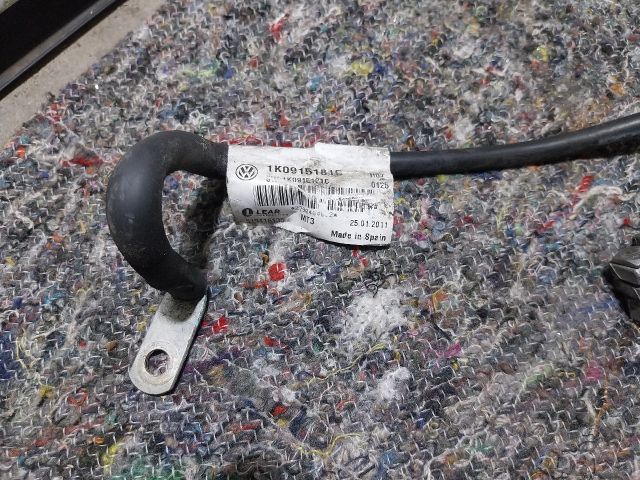 bontott VW TIGUAN Negatív Kábel