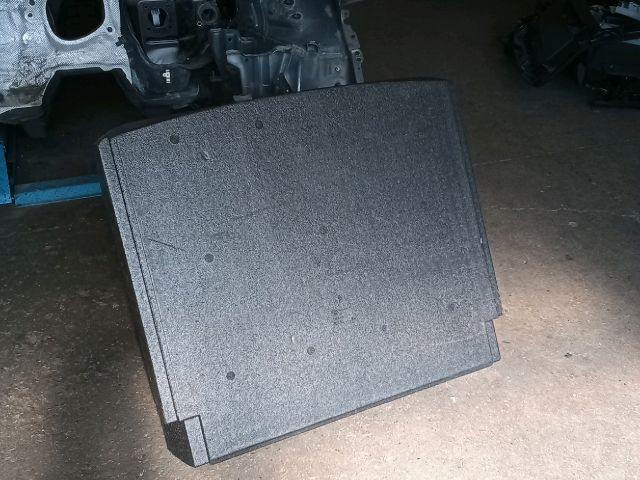 bontott VW TIGUAN Pótkerék Szerszámtartó