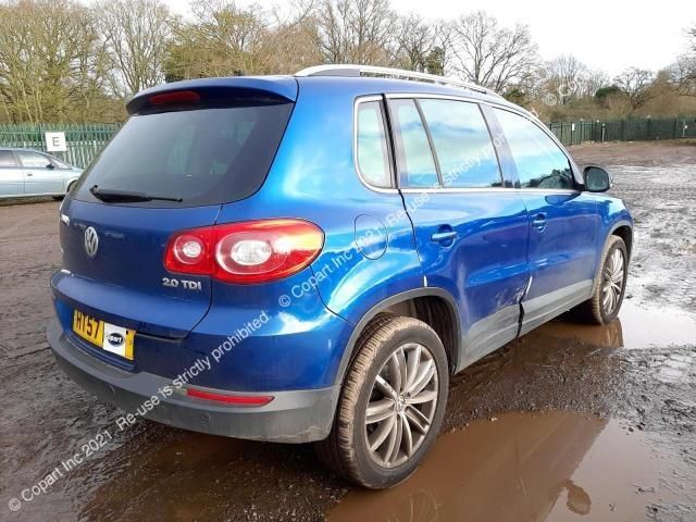 bontott VW TIGUAN Pótkerék Tartó Fenéklemez