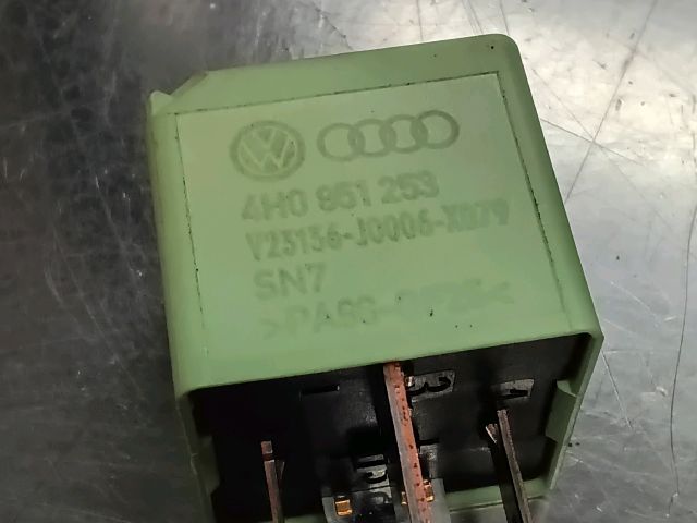 bontott VW TIGUAN Relé