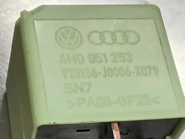 bontott VW TIGUAN Relé