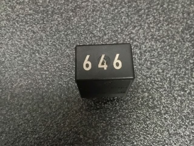 bontott VW TIGUAN Relé