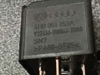 bontott VW TIGUAN Relé