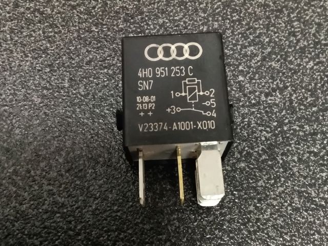 bontott VW TIGUAN Relé