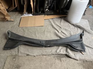 bontott VW TIGUAN Szélvédő Alatti Műanyag Elem