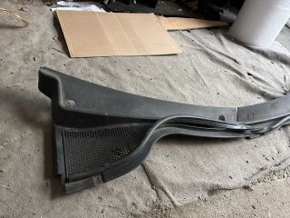 bontott VW TIGUAN Szélvédő Alatti Műanyag Elem