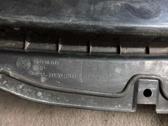 bontott VW TIGUAN Szélvédő Alatti Műanyag Elem