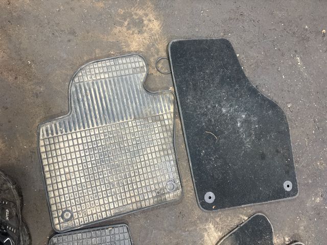 bontott VW TIGUAN Szőnyeg Szett