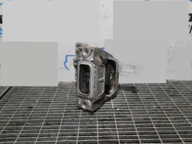 bontott VW TIGUAN Tartó Bak