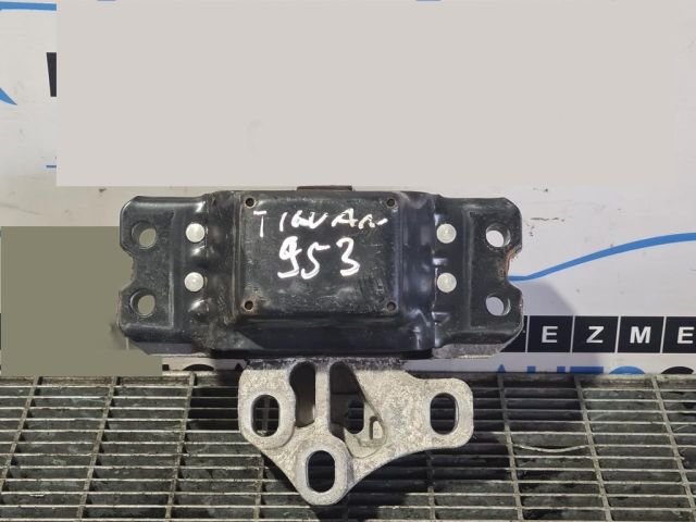 bontott VW TIGUAN Tartó Bak