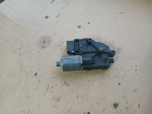 bontott VW TIGUAN Tetőablak Motor