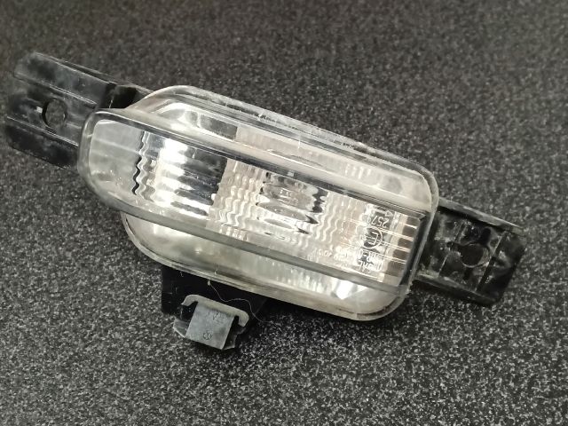 bontott VW TIGUAN Tolatólámpa