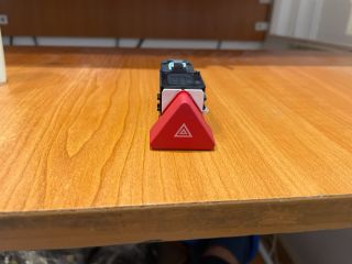 bontott VW TIGUAN Vészvillogó Kapcsoló