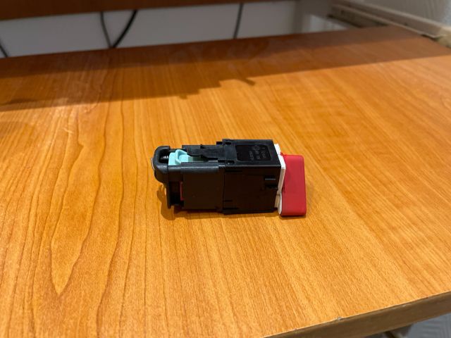 bontott VW TIGUAN Vészvillogó Kapcsoló