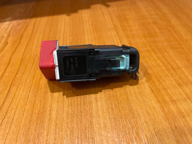 bontott VW TIGUAN Vészvillogó Kapcsoló