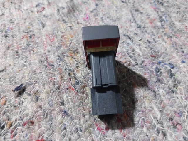 bontott VW TIGUAN Vészvillogó Kapcsoló