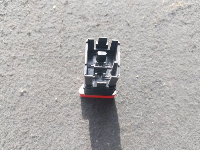 bontott VW TIGUAN Vészvillogó Kapcsoló