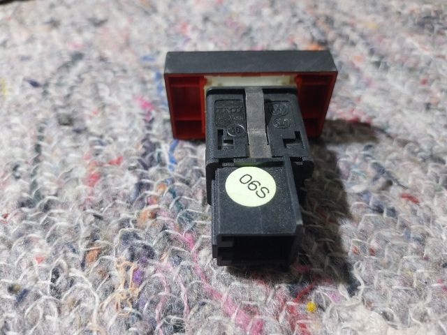 bontott VW TIGUAN Vészvillogó Kapcsoló