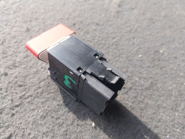 bontott VW TIGUAN Vészvillogó Kapcsoló