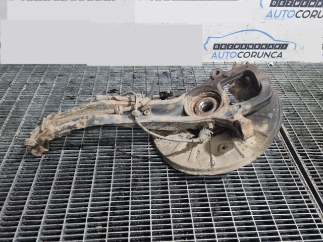 bontott VW TOUAREG Bal első Csonkállvány