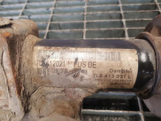 bontott VW TOUAREG Bal első Lengéscsillapító