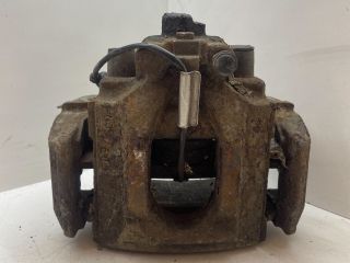 bontott VW TOUAREG Bal hátsó Féknyereg Munkahengerrel