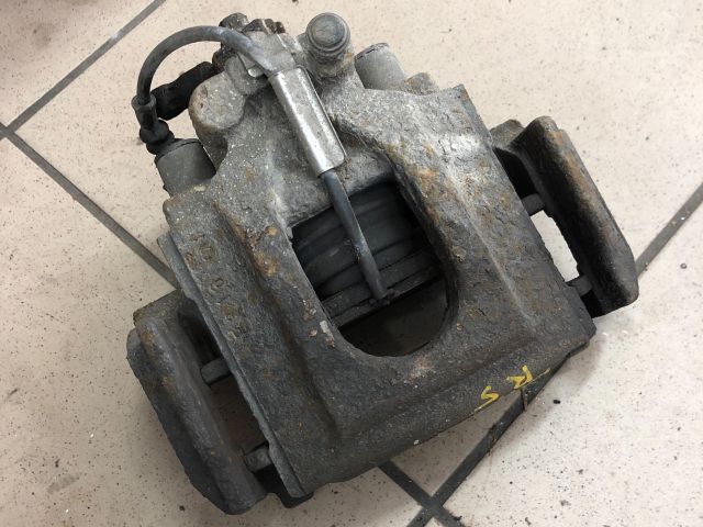 bontott VW TOUAREG Bal hátsó Féknyereg Munkahengerrel