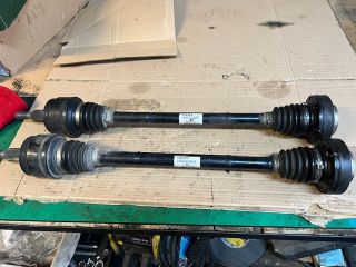 bontott VW TOUAREG Bal hátsó Féltengely