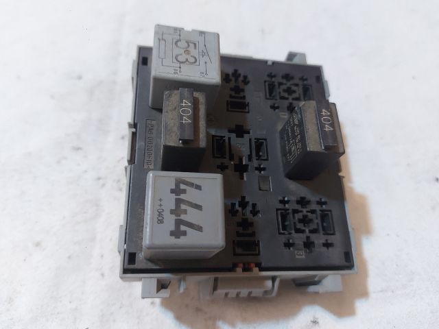 bontott VW TOUAREG Biztosítéktábla Motortér