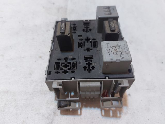 bontott VW TOUAREG Biztosítéktábla Motortér