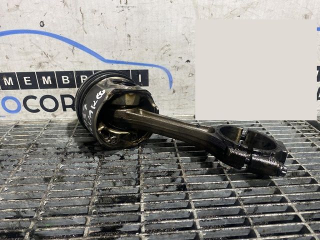 bontott VW TOUAREG Dugattyú