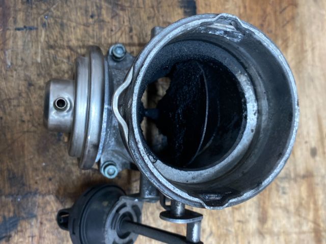 bontott VW TOUAREG EGR / AGR Szelep