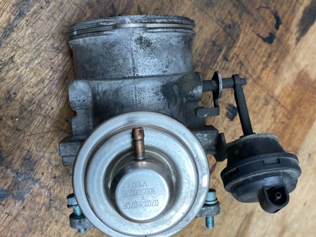 bontott VW TOUAREG EGR / AGR Szelep