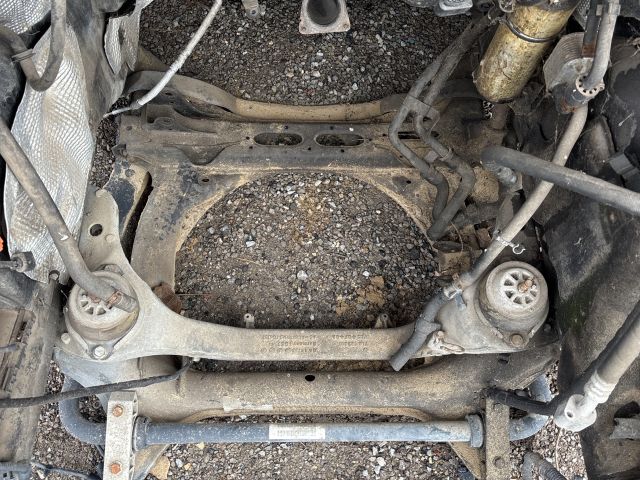 bontott VW TOUAREG Első Bölcső