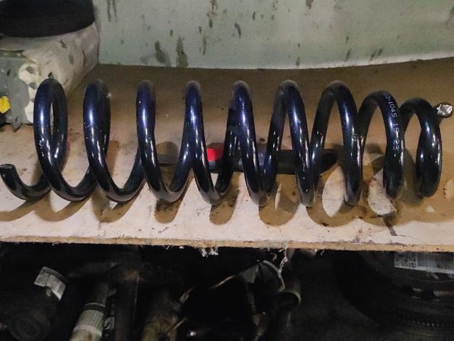 bontott VW TOUAREG Első Rugó