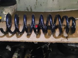 bontott VW TOUAREG Első Rugó