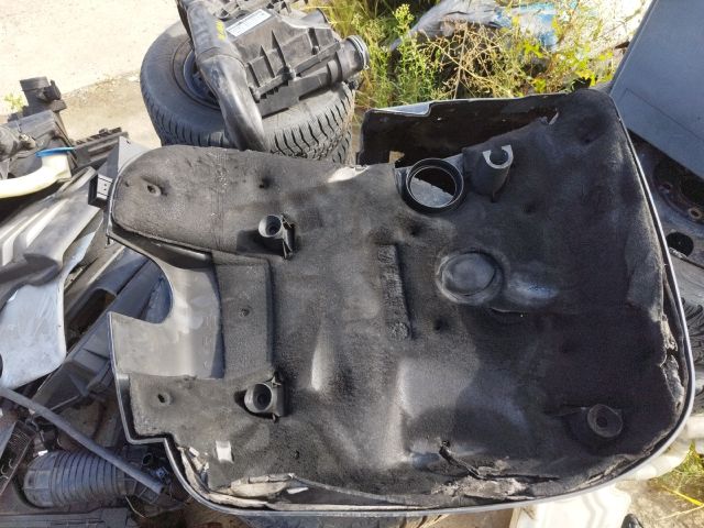 bontott VW TOUAREG Felső Motorburkolat