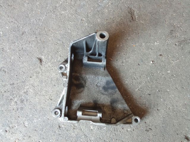 bontott VW TOUAREG Generátor Tartó Bak