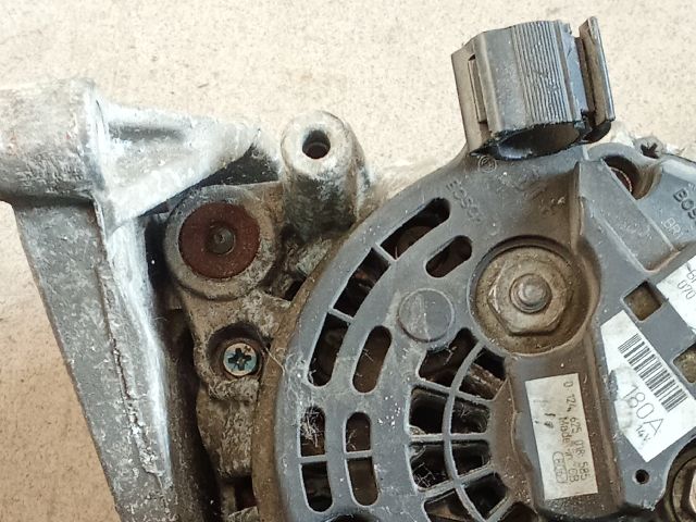 bontott VW TOUAREG Generátor