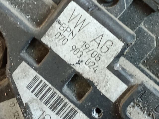 bontott VW TOUAREG Generátor