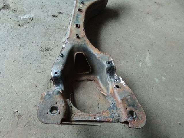 bontott VW TOUAREG Hátsó Bölcső