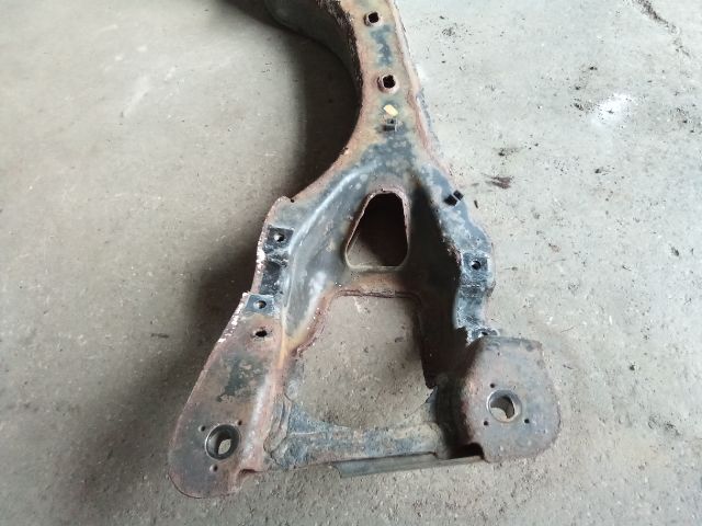 bontott VW TOUAREG Hátsó Bölcső