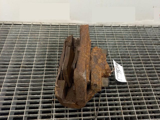 bontott VW TOUAREG Jobb első Féknyereg Munkahengerrel