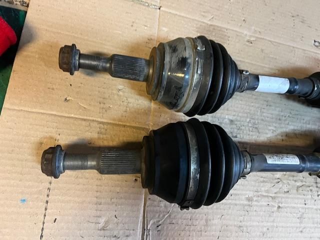 bontott VW TOUAREG Jobb Féltengely